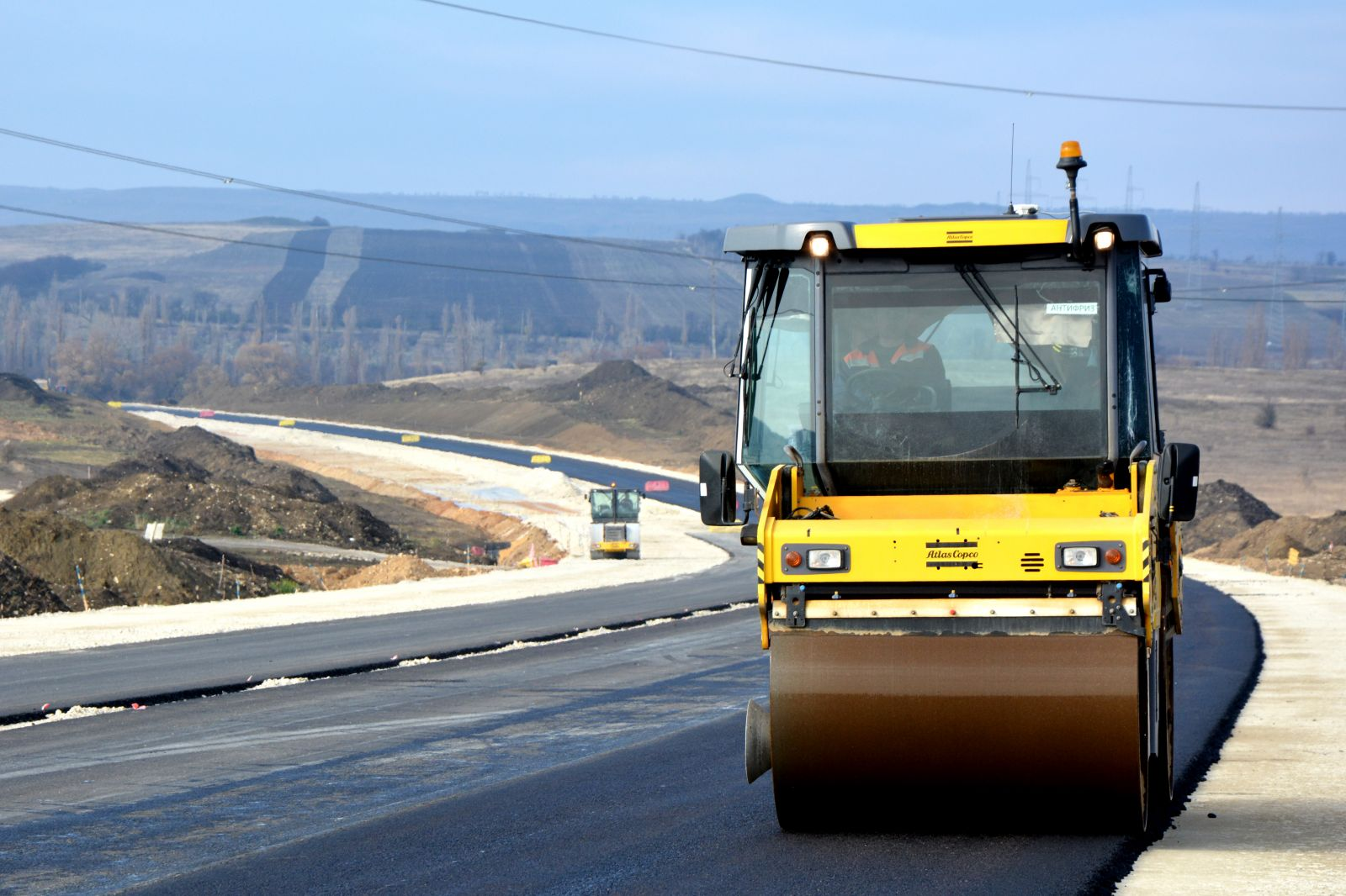 Вад дорожное строительство. Строительство дорог в Крыму. Строительство дороги Крым. Дорожные работы Крым.