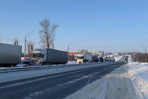 «200 километров ехал целый день»: дальнобойщики рассказали о заторах на трассах Владимирской области